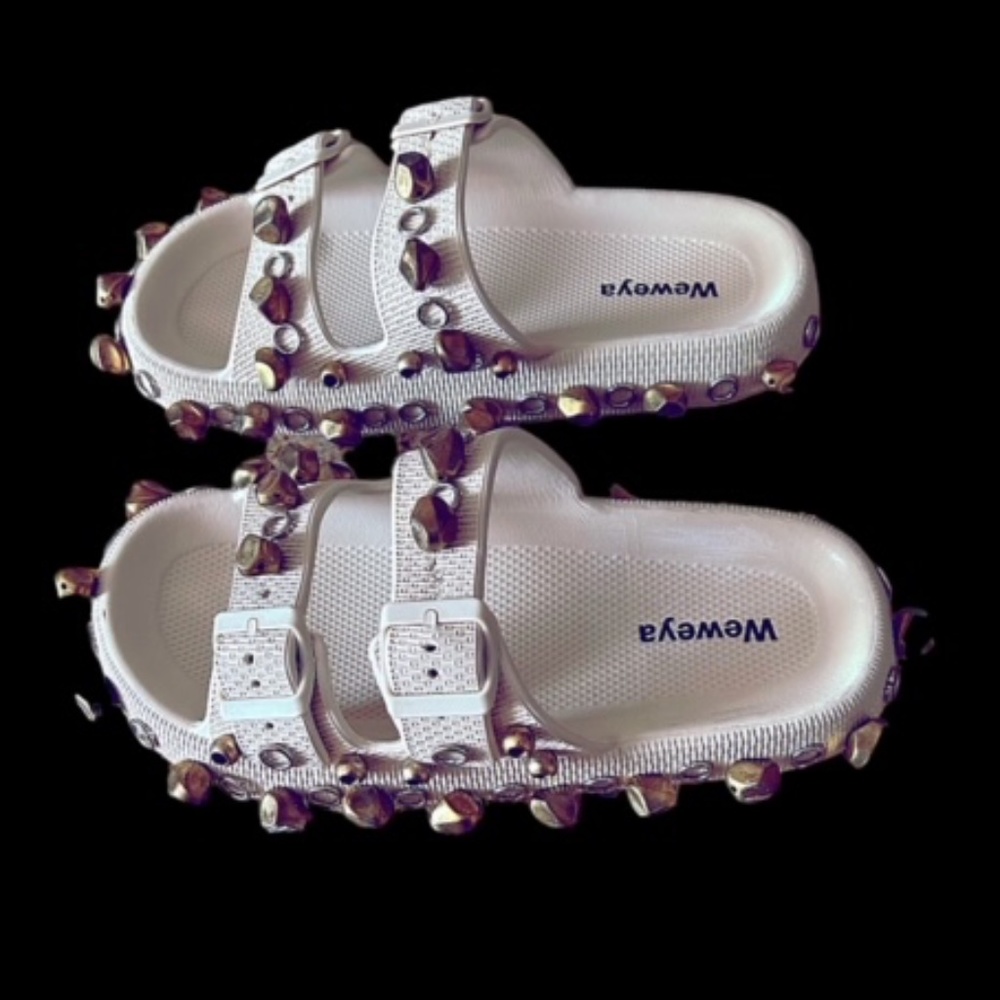 Custom “Moon Rock” Comfty Sandals - Picture 4 of 12